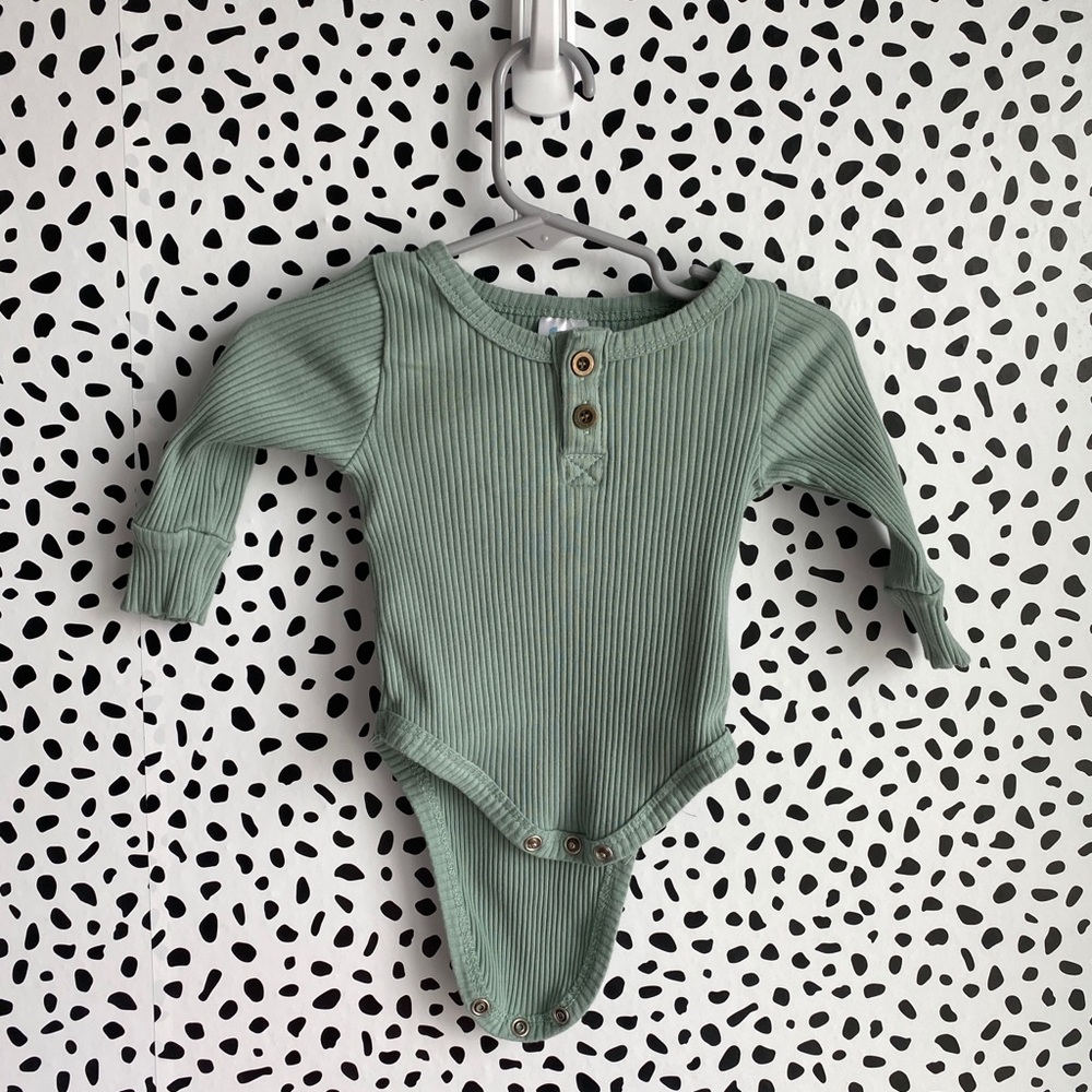 LOS Ribbed Longsleeve onesie
